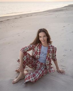 Natalia Oreiro feet photo thumbnail