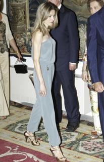 Queen Letizia of Spain feet photo thumbnail