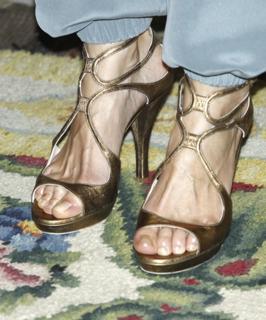 Queen Letizia of Spain feet photo thumbnail