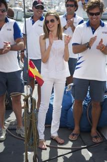 Queen Letizia of Spain feet photo thumbnail