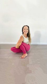 Kino MacGregor feet photo thumbnail