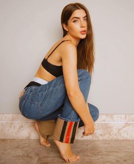Jade Picon feet photo thumbnail