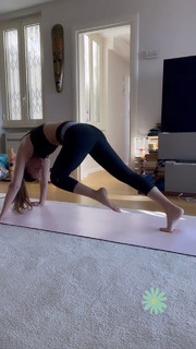 Anna Safroncik feet photo thumbnail