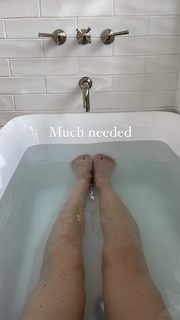 Lindsey Vonn feet photo thumbnail