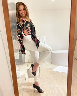 Thalía feet photo thumbnail