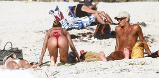 Candice Swanepoel feet photo thumbnail