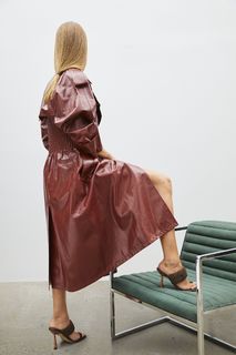 Rosie Huntington-Whiteley feet photo thumbnail