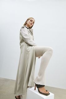 Rosie Huntington-Whiteley feet photo thumbnail