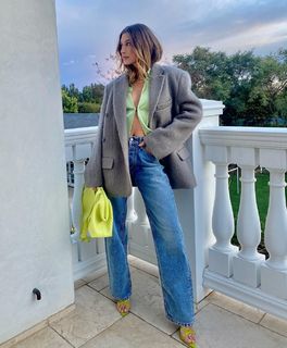 Hailey Bieber feet photo thumbnail