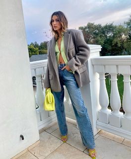 Hailey Bieber feet photo thumbnail