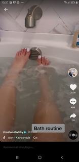 Victoria Waldrip feet photo thumbnail