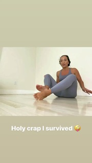 Kino MacGregor feet photo thumbnail