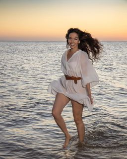 Natalia Oreiro feet photo thumbnail