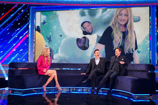 Cat Deeley feet photo thumbnail