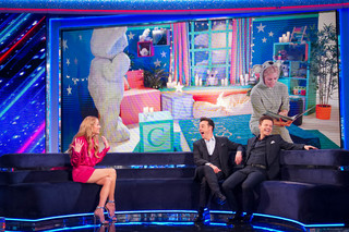 Cat Deeley feet photo thumbnail