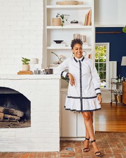 Tia Mowry feet photo thumbnail