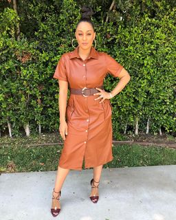 Tia Mowry feet photo thumbnail