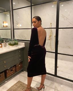 Tia Mowry feet photo thumbnail