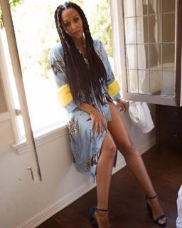 Tia Mowry feet photo thumbnail