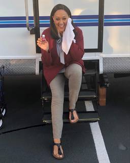 Tia Mowry feet photo thumbnail