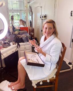 Kate Hudson feet photo thumbnail