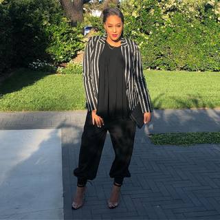 Tia Mowry feet photo thumbnail
