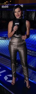 Megan Olivi feet photo thumbnail