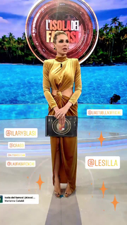 Ilary Blasi feet photo thumbnail
