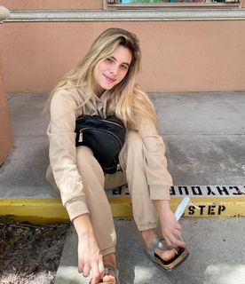 Lele Pons feet photo thumbnail