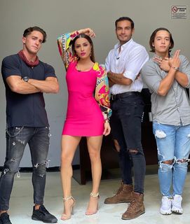 Cynthia Rodríguez feet photo thumbnail