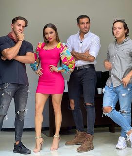 Cynthia Rodríguez feet photo thumbnail