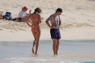Hailey Bieber feet photo thumbnail