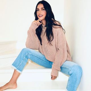 Zaira Nara feet photo thumbnail