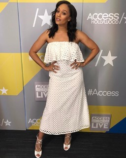 Tia Mowry feet photo thumbnail