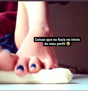 Isa Pes feet photo thumbnail