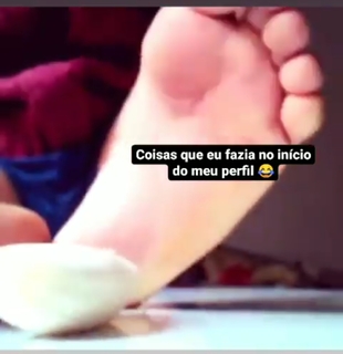 Isa Pes feet photo thumbnail