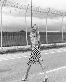 Fei Skorda feet photo thumbnail