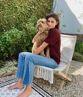 Taylor Hill feet photo thumbnail