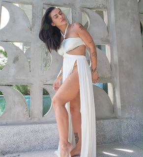 Cleo feet photo thumbnail