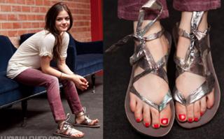 Lucy Hale feet photo thumbnail