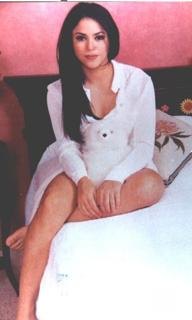 Shakira feet photo thumbnail