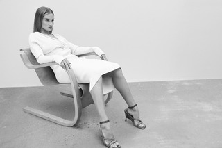 Rosie Huntington-Whiteley feet photo thumbnail