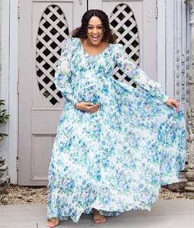 Tia Mowry feet photo thumbnail