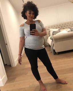 Tia Mowry feet photo thumbnail