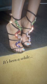 Michelle Keegan feet photo thumbnail