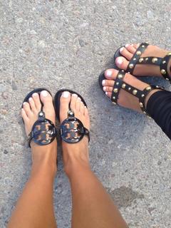Megan Olivi feet photo thumbnail