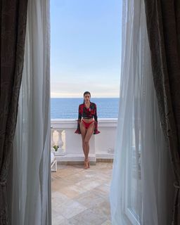 Bruna Marquezine feet photo thumbnail