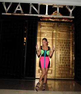 Adrienne Houghton feet photo thumbnail