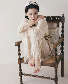 Angelababy feet photo thumbnail