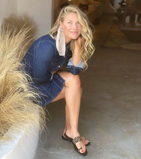 Ali Larter feet photo thumbnail